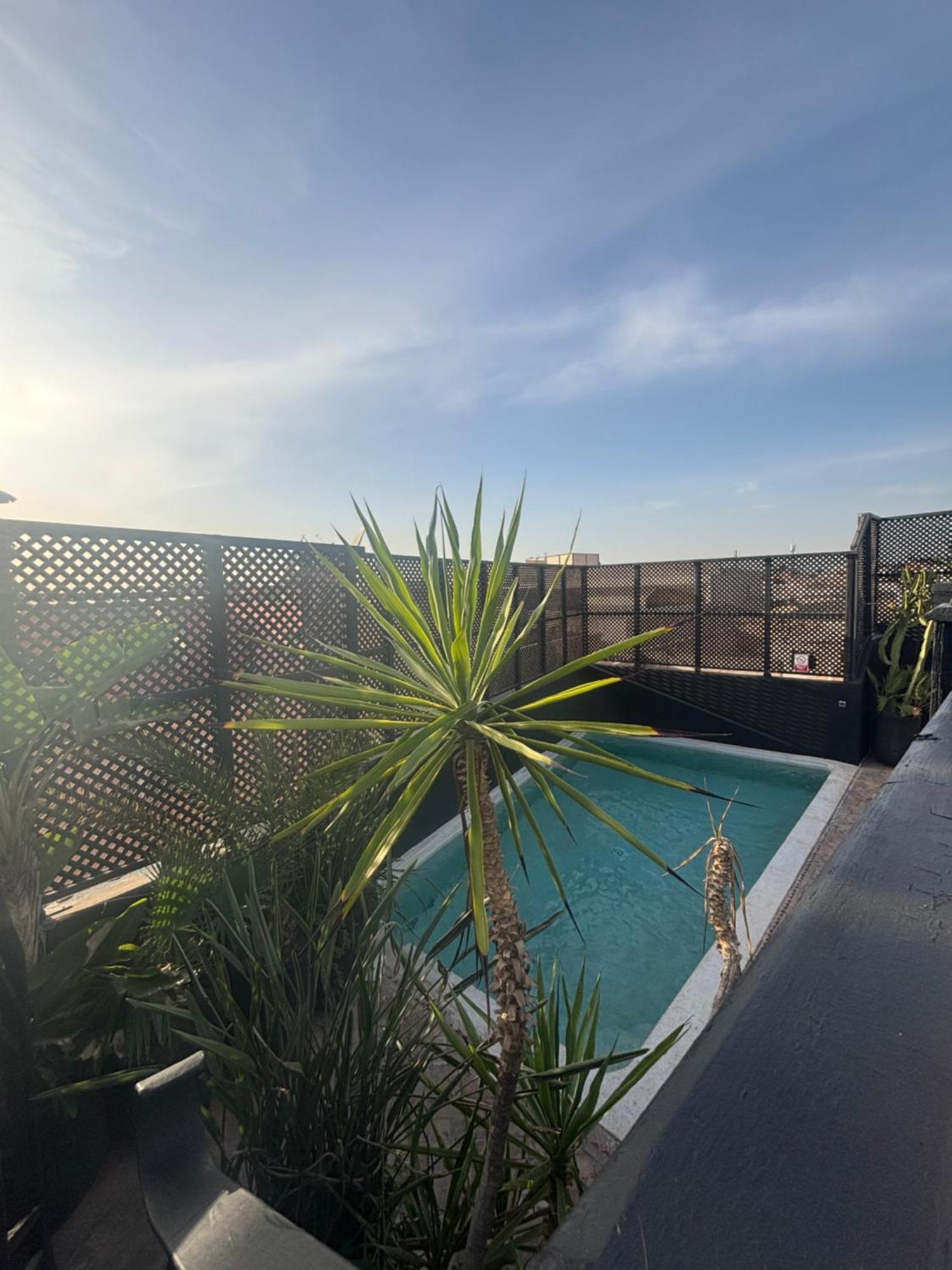 Riad Basidi Piscine Chauffee Sur Le Toit De La Medina Hotel Marrakesh Exterior photo